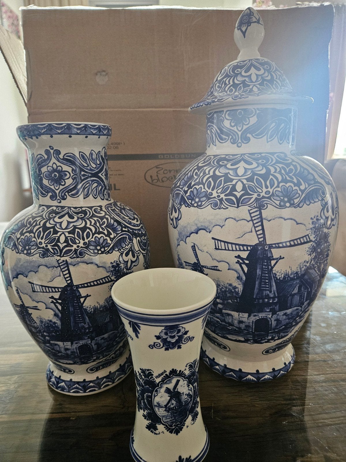 3x Delfts Blauw aardewerk: vaas, dekselpot, beker | Delfino, Antiek en Kunst, Antiek | Keramiek en Aardewerk, Ophalen of Verzenden