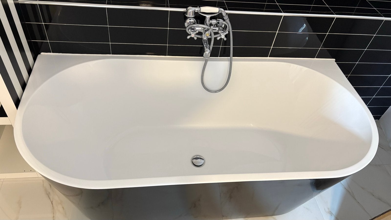 Ontkoppelde Zwart Wit Badkuip 80x170cm - Half vrijstaand, Doe-het-zelf en Verbouw, Sanitair, Ophalen, Gebruikt, Bad