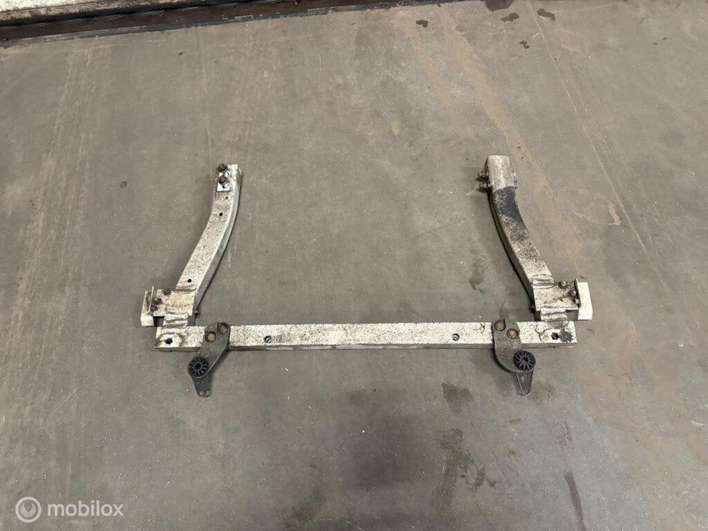 Radiateurbalk Opel Corsa E 1.3 CDTI'15-'19) 39015406, Gebruikt, Opel Automobile GMBH, Opel.klantenservice.nl@opel.com, Opel