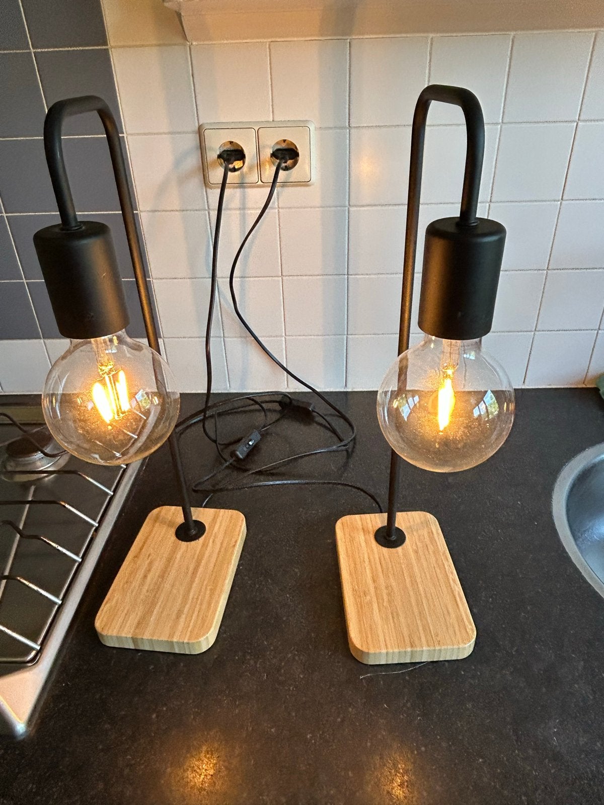 IKEA TVÄRHAND Tafellamp | Ook apart te kopen, Huis en Inrichting, Ophalen, Met schakelaar, E27 (groot), Zwart
