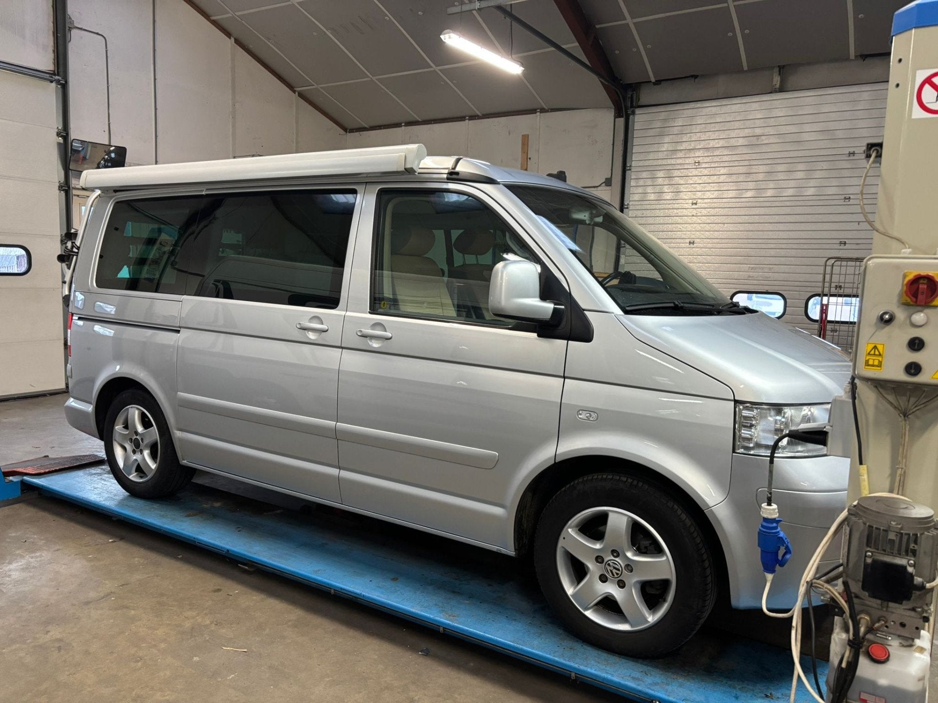 Foto 57 van Westfalia California 8pers elec,dak/deur PON onderhoud! 7HM