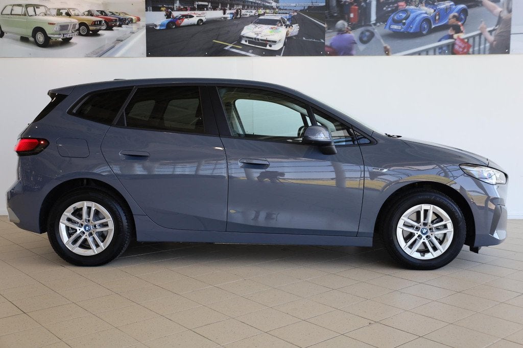 BMW 2-serie Active Tourer 225e xDrive | Head-Up Display | Vo, Auto's, BMW, Automaat, 1800 kg, Gebruikt, Sound system