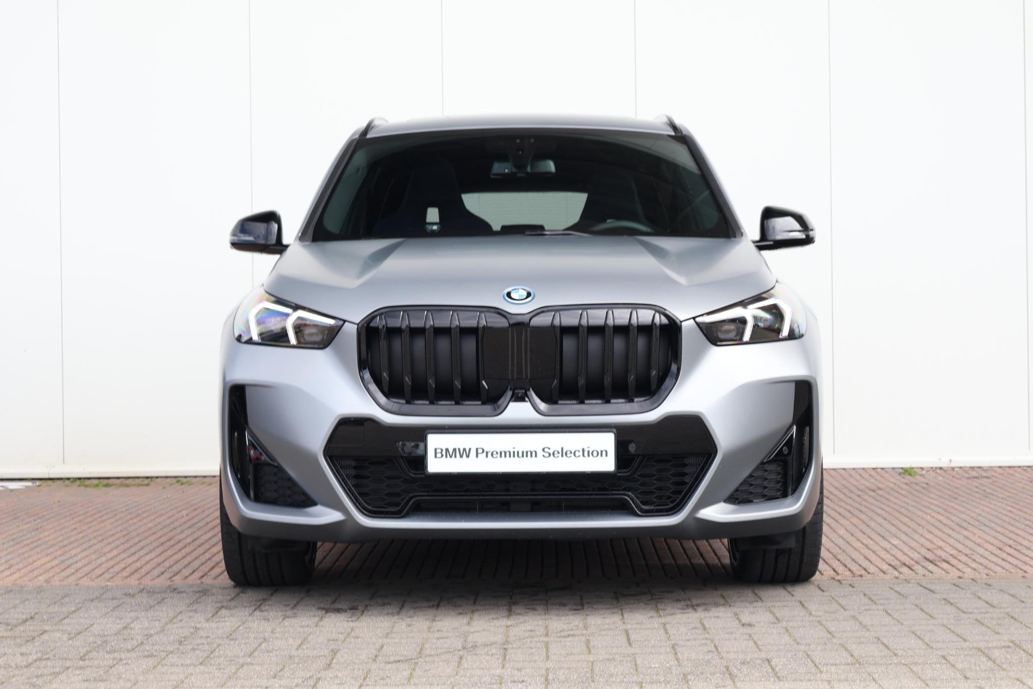 BMW X1 xDrive30e | SoH 100% | Sport Pakket Pro | Pano Dak |, Auto's, Stof, 105 min, Bedrijf, Vierwielaandrijving