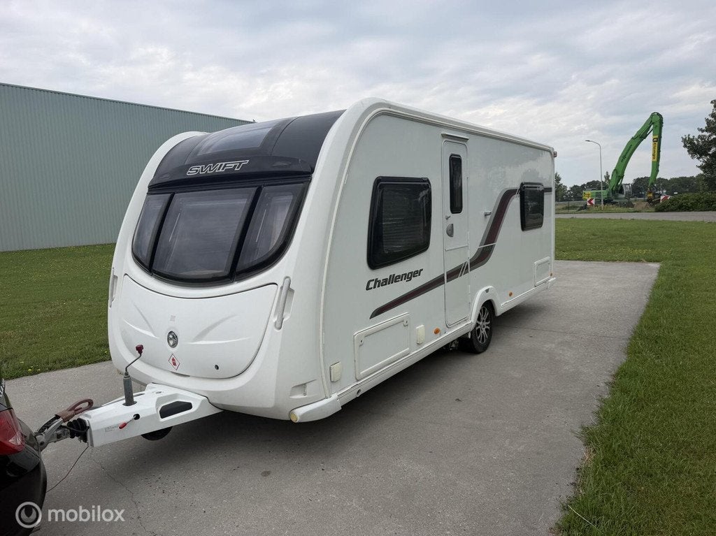 Swift Challenger 540 + dorema voortent + mover, Caravans en Kamperen, Caravans, Bedrijf, Treinzit, Schokbreker, Swift