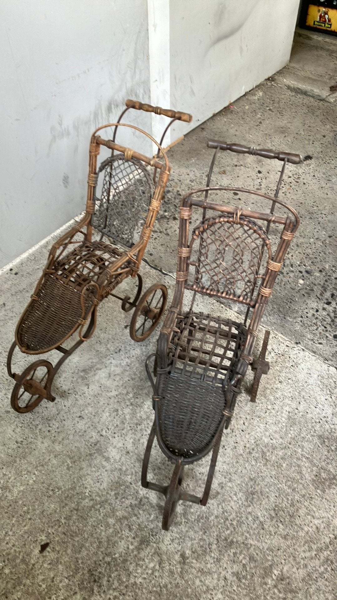 Antieke rotan poppenwagen rieten  10,00 per stuk, Ophalen