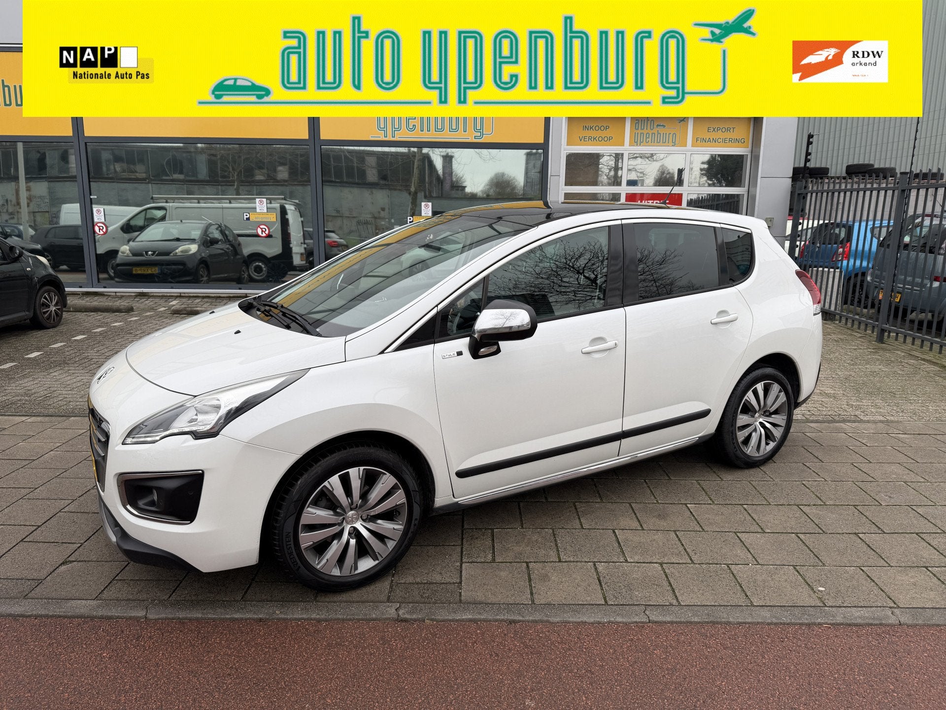 Peugeot 3008 1.2 PureTech Style * 117.701 Km * Panoramadak *, Auto's, Voorwielaandrijving, Stof, Gebruikt, Euro 6