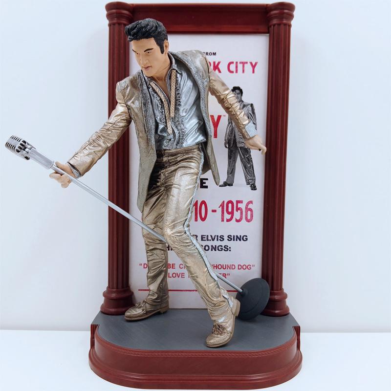 Elvis Presley The Year in Gold McFarlane Toys Action Figure, Ophalen of Verzenden, Zo goed als nieuw, Pop, Beeldje of Miniatuur