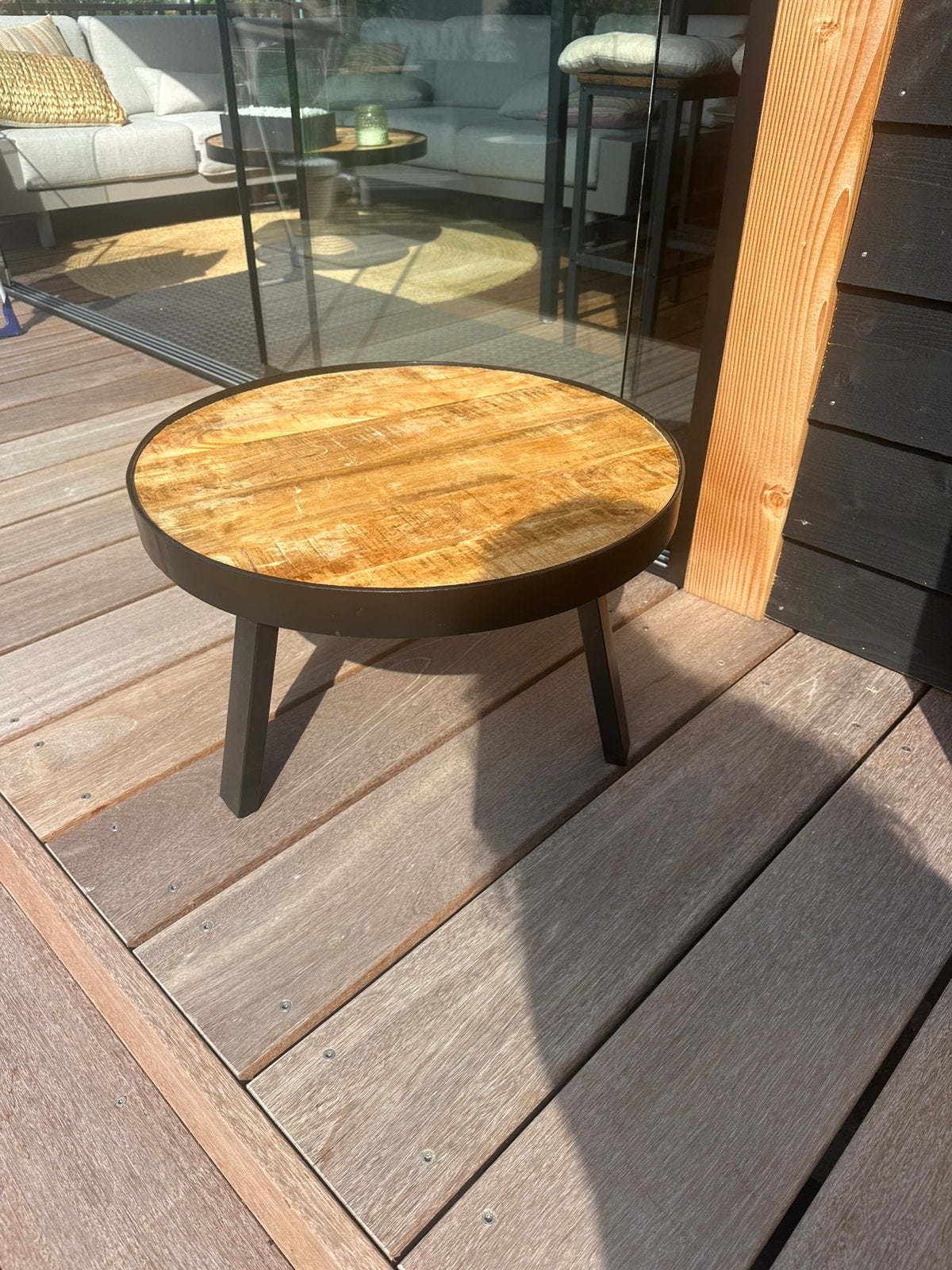 Leuke salon/bijzettafel zwart/mangohout, Minder dan 55 cm, Rond, Zo goed als nieuw, Ophalen
