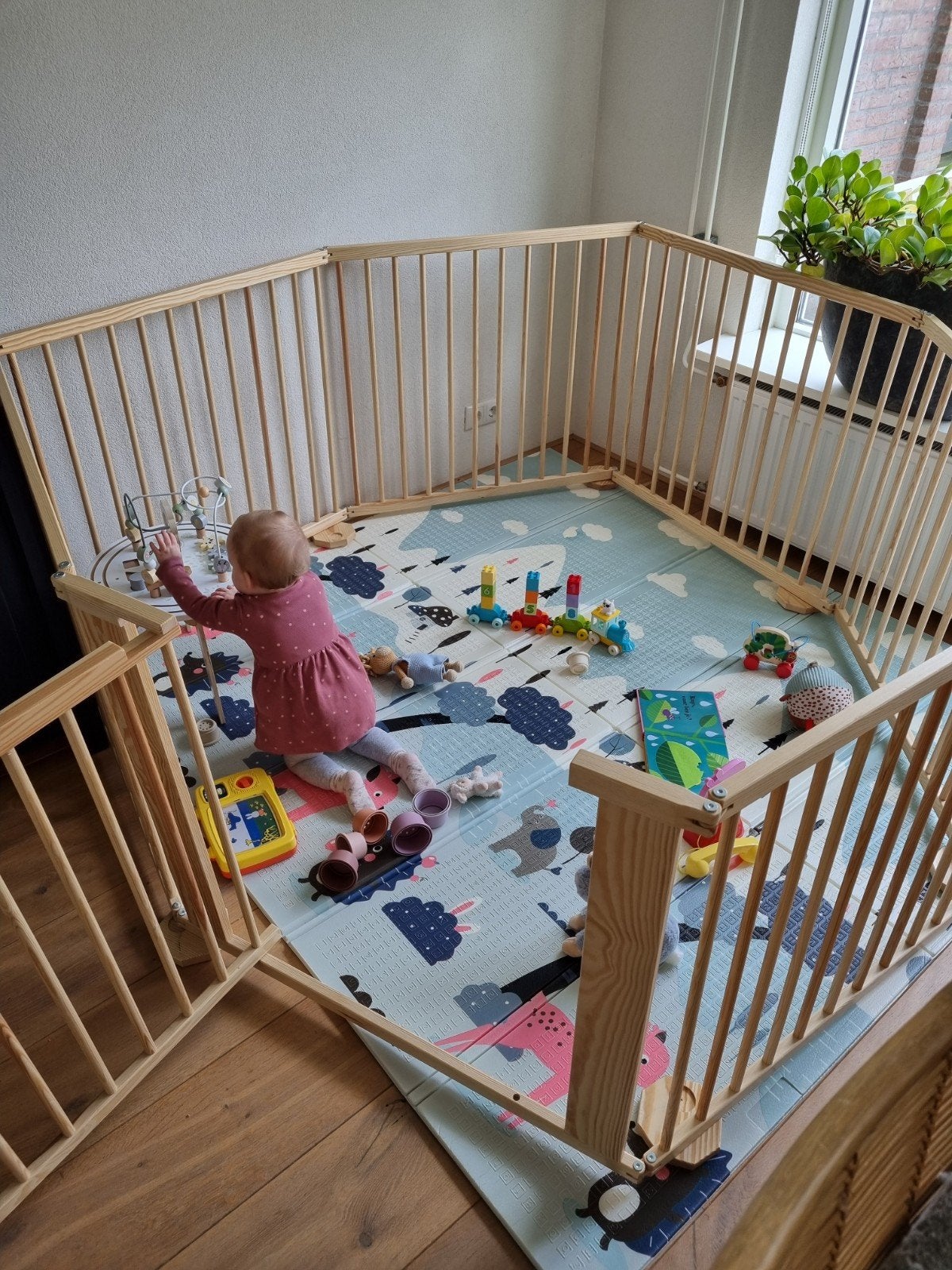 Mooie stevige grondbox van hout, Kinderen en Baby's, Boxen, Ophalen, Zo goed als nieuw