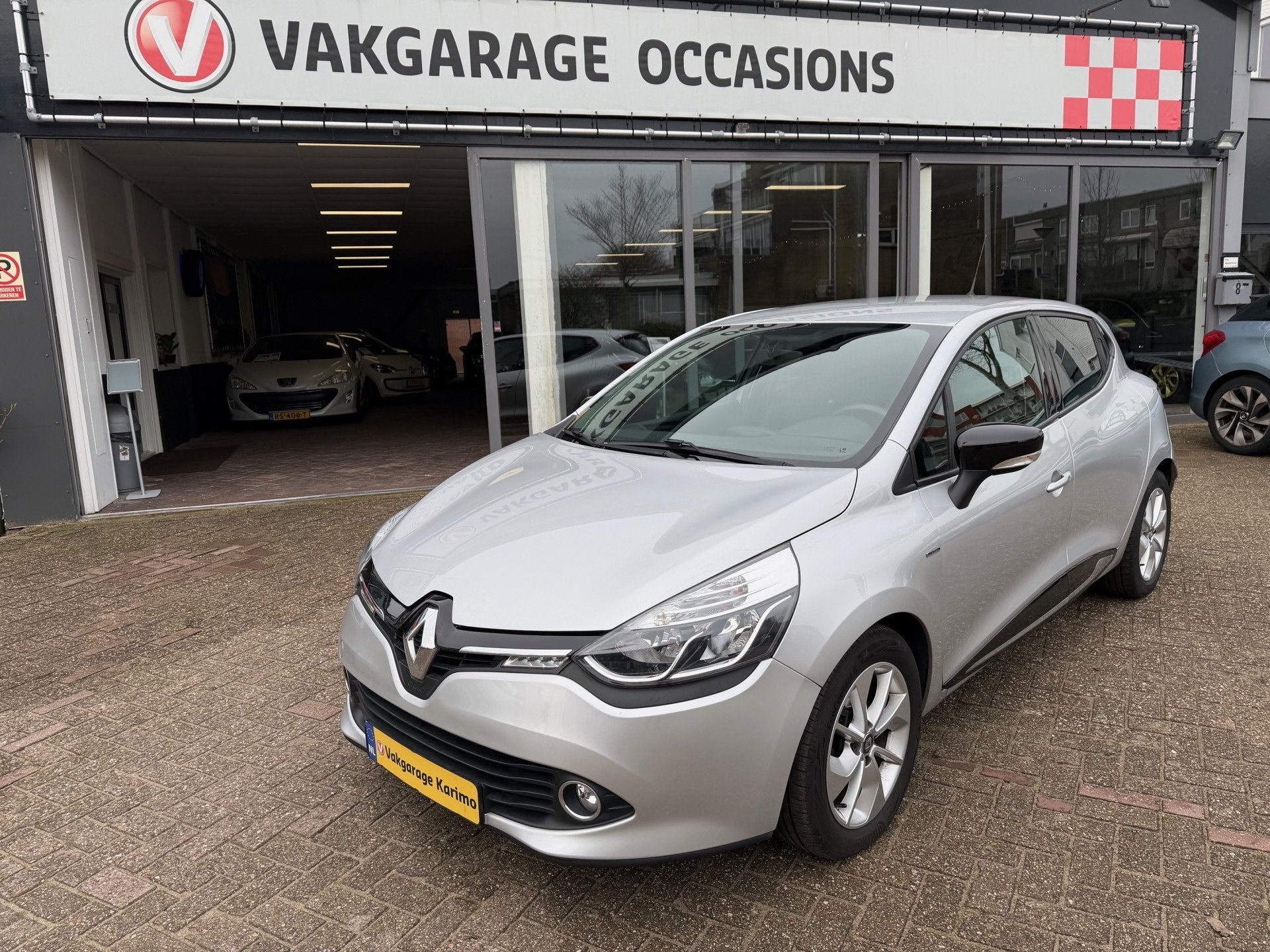 Renault Clio 1.2 Dynamique Automaat.. (bj 2016), Auto's, Renault, Stof, Gebruikt, 4 cilinders, 1054 kg