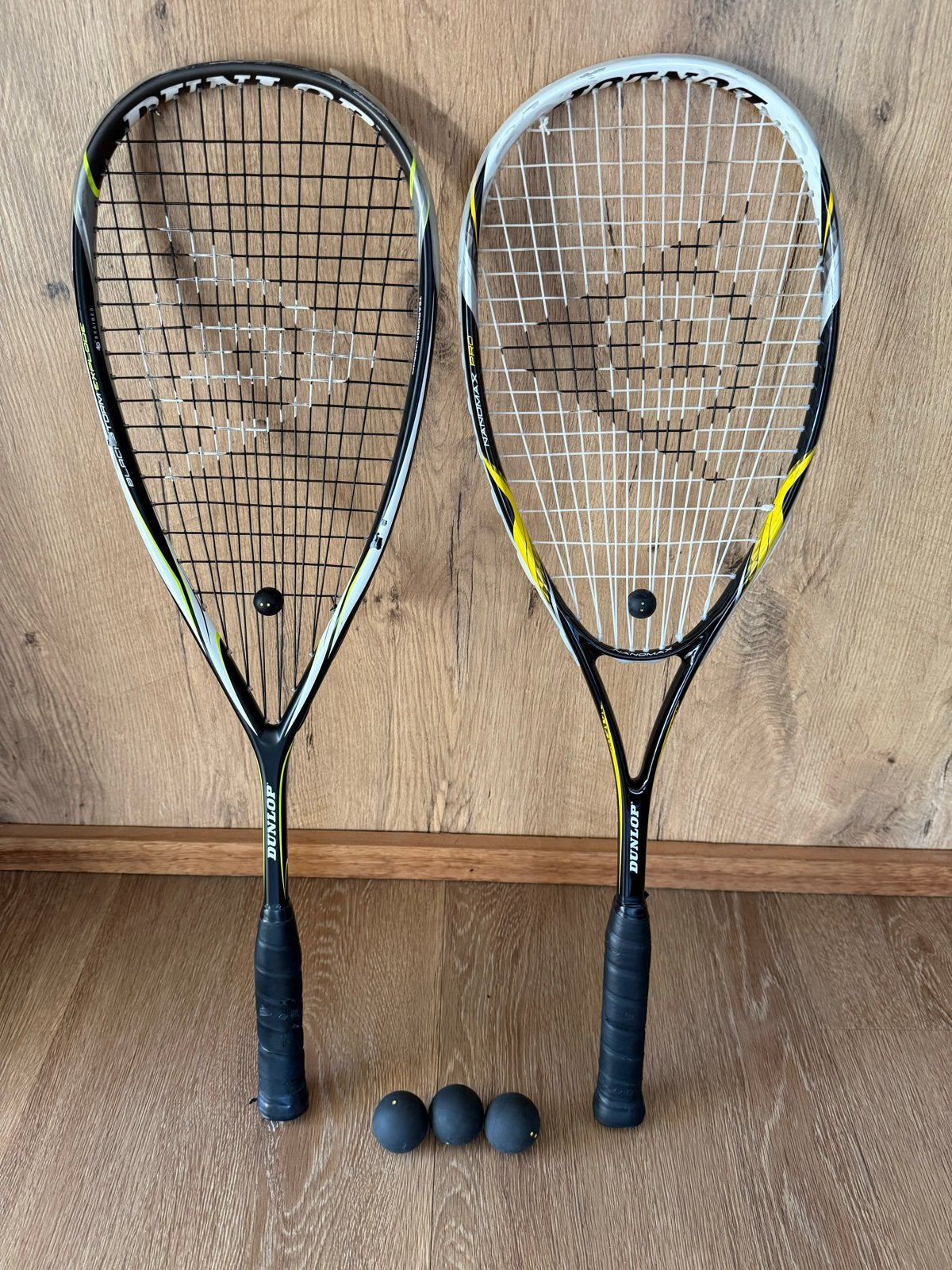 Dunlop Squash Rackets (2 stuks) met ballen, Ophalen of Verzenden, Gebruikt, Racket