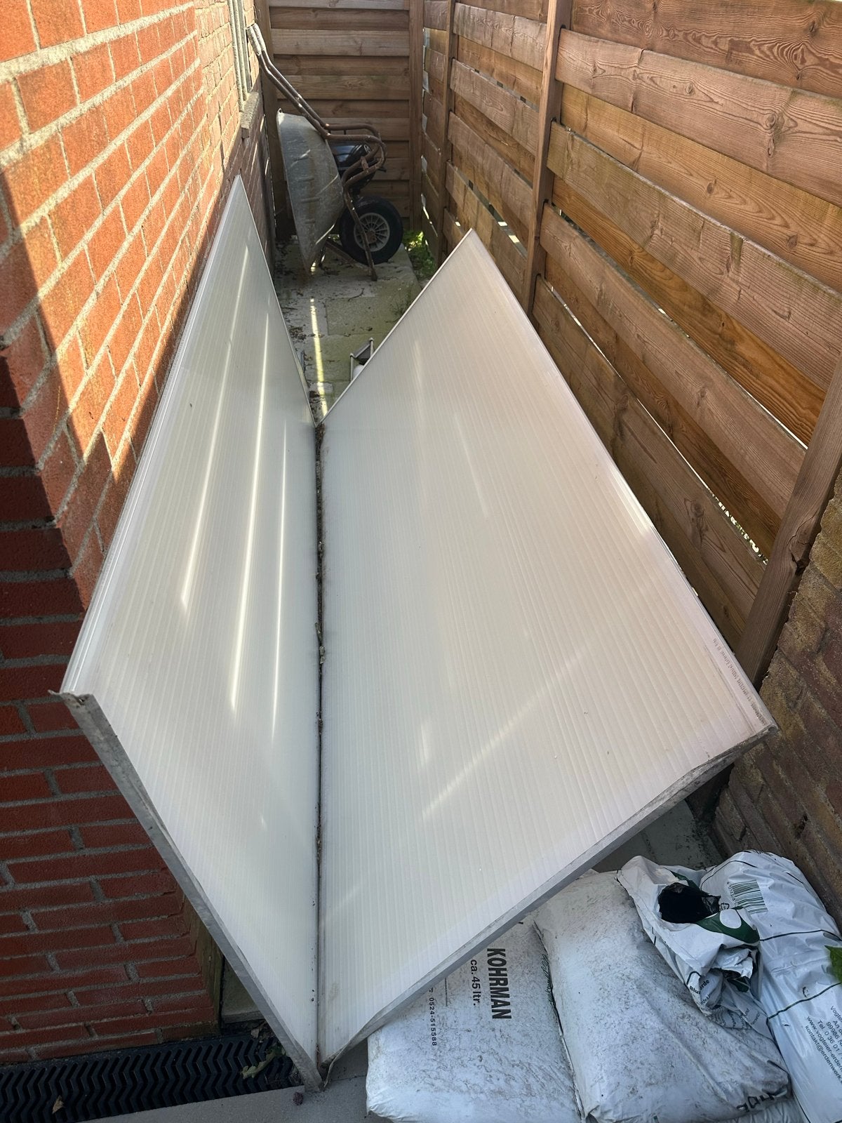 Dakplaten met regengoot en pijp, Kunststof, Gebruikt, Overige kleuren, 5 tot 10 m²
