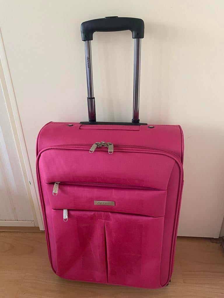 Decent lichtgewicht handbagagekoffer als nieuw, Ophalen of Verzenden, Zo goed als nieuw, Hard kunststof