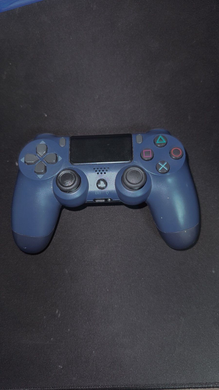 Foto 8 van PlayStation 4 Slim 1TB met 2 controllers en 2 games