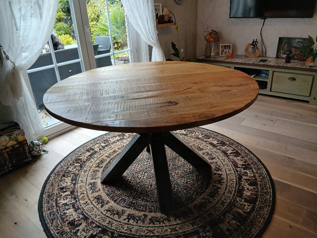 Mooie mango houten eettafel, Huis en Inrichting, Stijlvolle eettafel Mango hout, Rond, Zo goed als nieuw, Vijf personen of meer