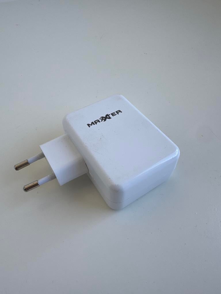 Maxxter 4-poorts USB-oplader - Wit, Audio, Tv en Foto, Ophalen, Gebruikt