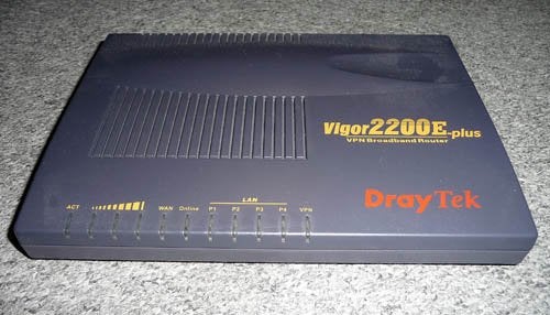 Router/Firewall DrayTek Vigor 2200E Plus, Ophalen of Verzenden, Gebruikt