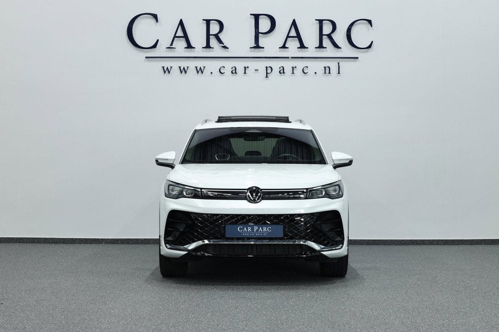 Volkswagen Tiguan 1.5 eTSI 3x R-Line IQ+LED/VIRTUAL/SFEER/PA, Auto's, Volkswagen, 150 pk, Automatische klimaatregeling, Wit, Bedrijf