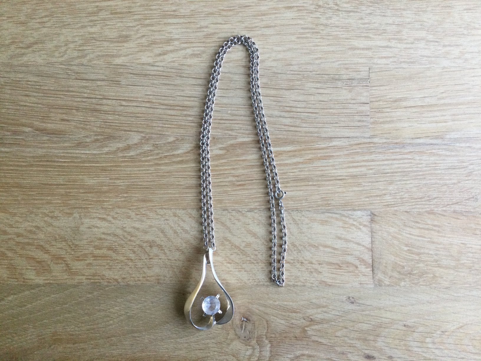 Zilveren hanger aan lange ketting, gemerkt 835., Ophalen of Verzenden, Zo goed als nieuw, Zilver