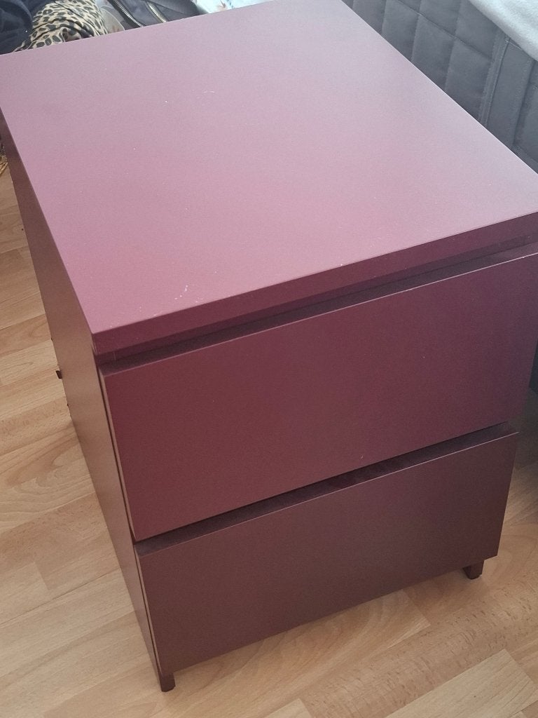 Bordeaux kastje, Ophalen, Zo goed als nieuw, Modern