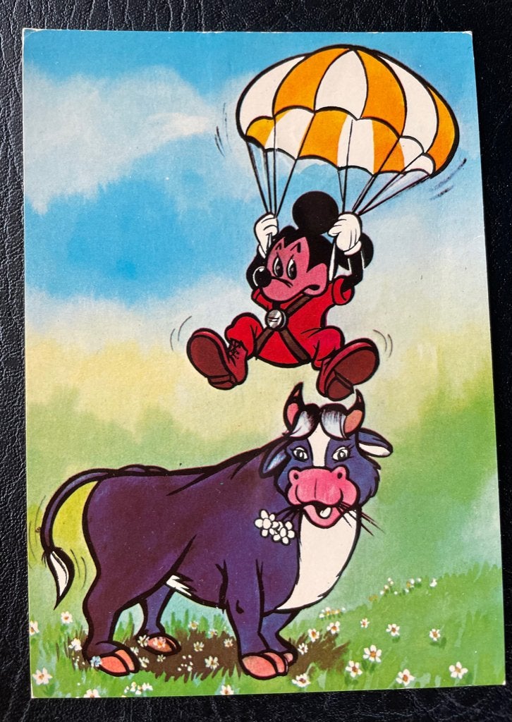 ansichtkaart / kaart van Mickey Mouse , parachute springen., Verzenden, 1960 tot 1980
