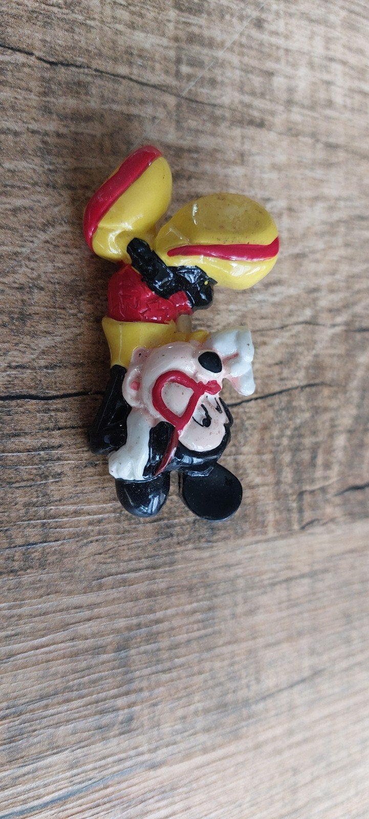 Vintage Disney beeldjes en broches - Mickey, Donald, Pluto, Ophalen of Verzenden, Mickey Mouse, Gebruikt, Beeldje of Figuurtje