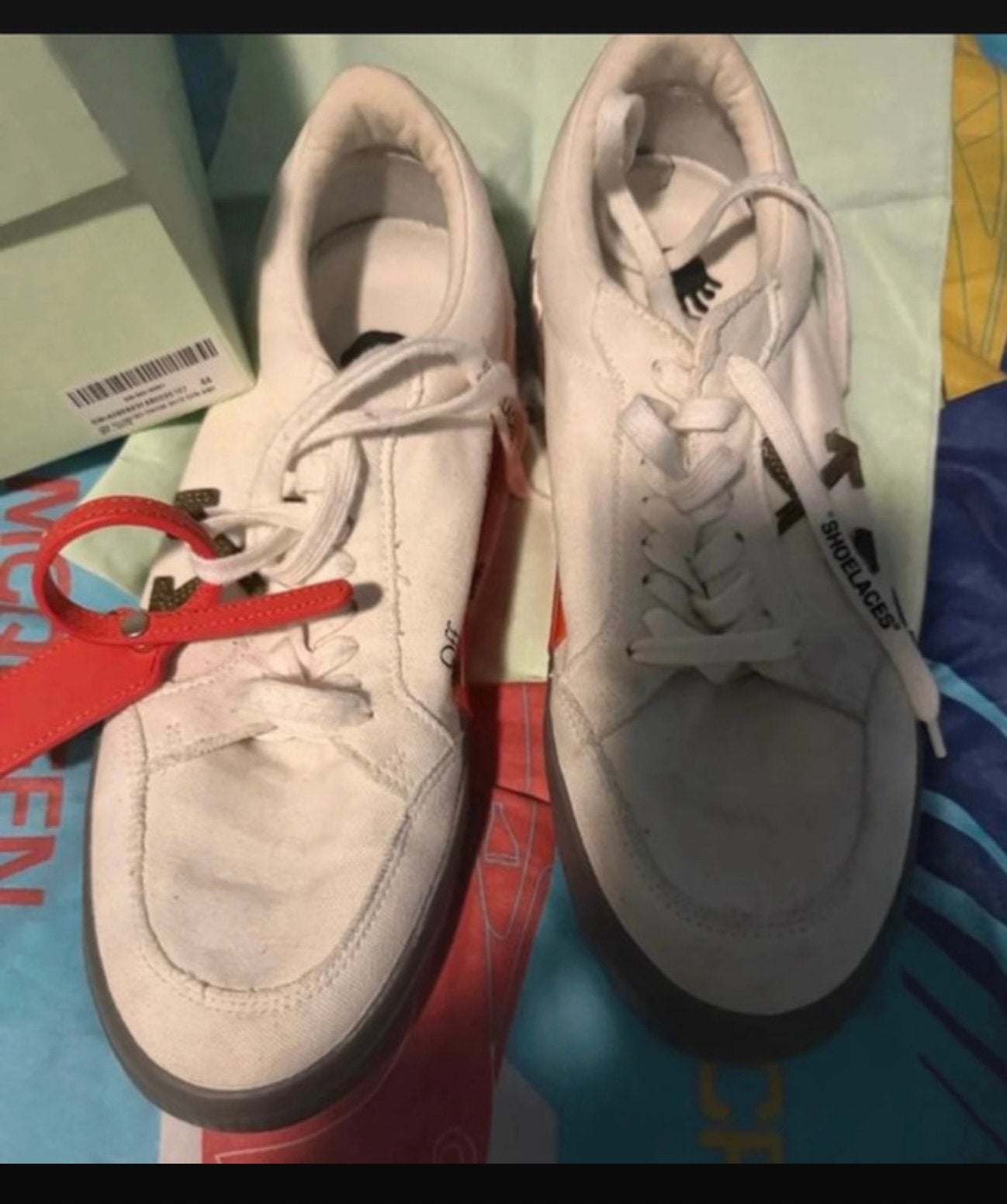 Off-White Low Vulcanized Sneakers maat 44, Kleding | Heren, Schoenen, Ophalen of Verzenden, Gedragen, Wit, Sneakers of Gympen