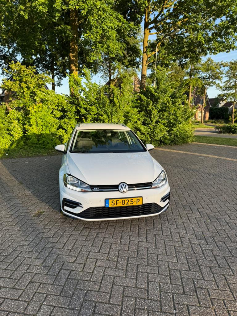 Volkswagen Golf Variant R-Line 1.0 TSI 110pk 2018 Wit, Auto's, Volkswagen, Particulier, Golf Variant, ABS, Achteruitrijcamera