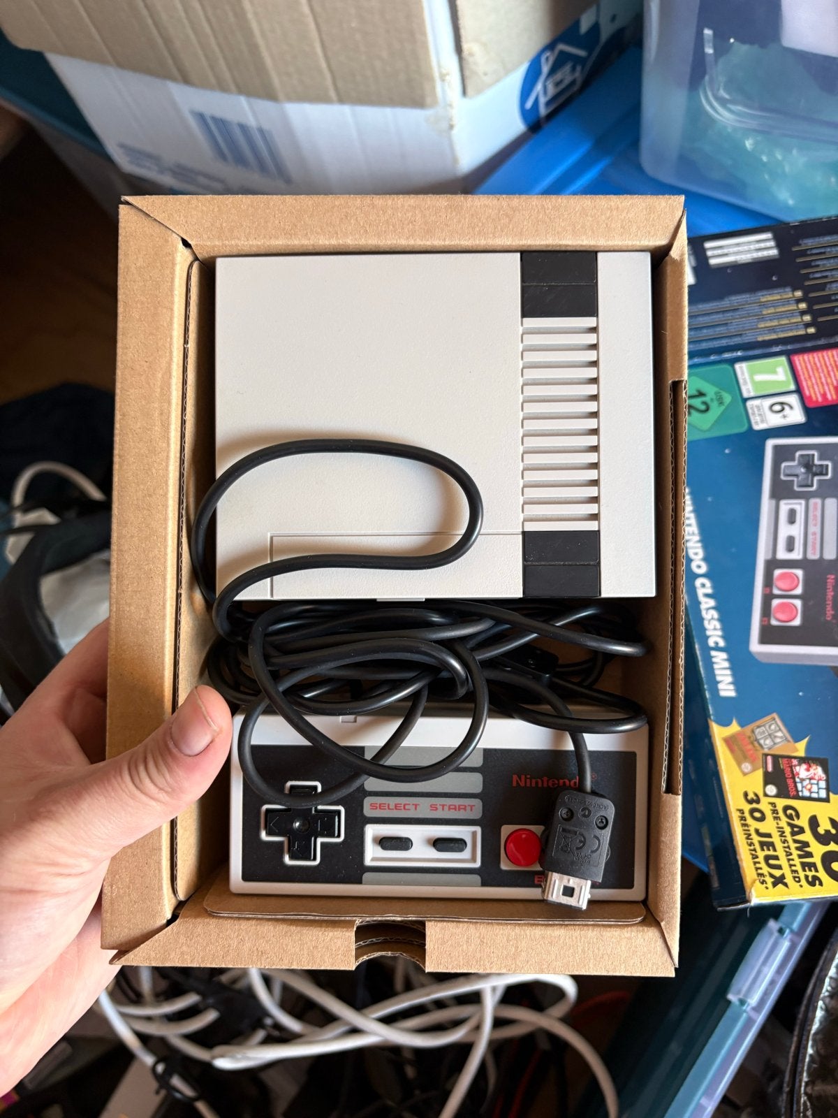 Nintendo Classic Mini NES met doos, Spelcomputers en Games, Ophalen of Verzenden, Zo goed als nieuw, Met 2 controllers, Met games