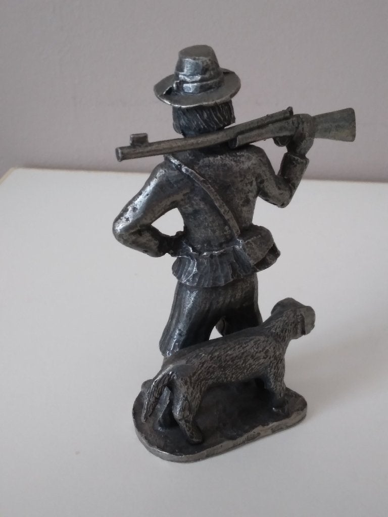 tin jager met hond oude ambachten 8 cm hoog, Antiek en Kunst, Ophalen of Verzenden