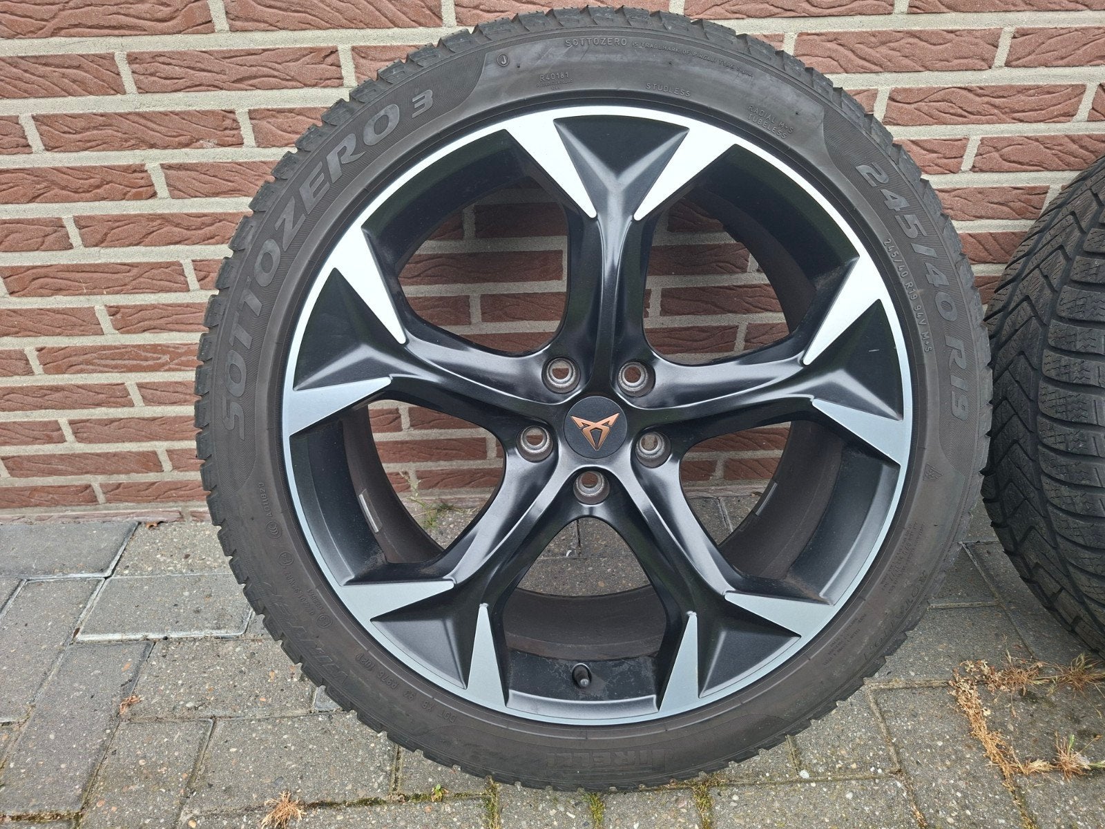 CUPRA formentor 19 inch velgen winterbanden origineel, 245 mm, Banden en Velgen, Winterbanden, Personenwagen