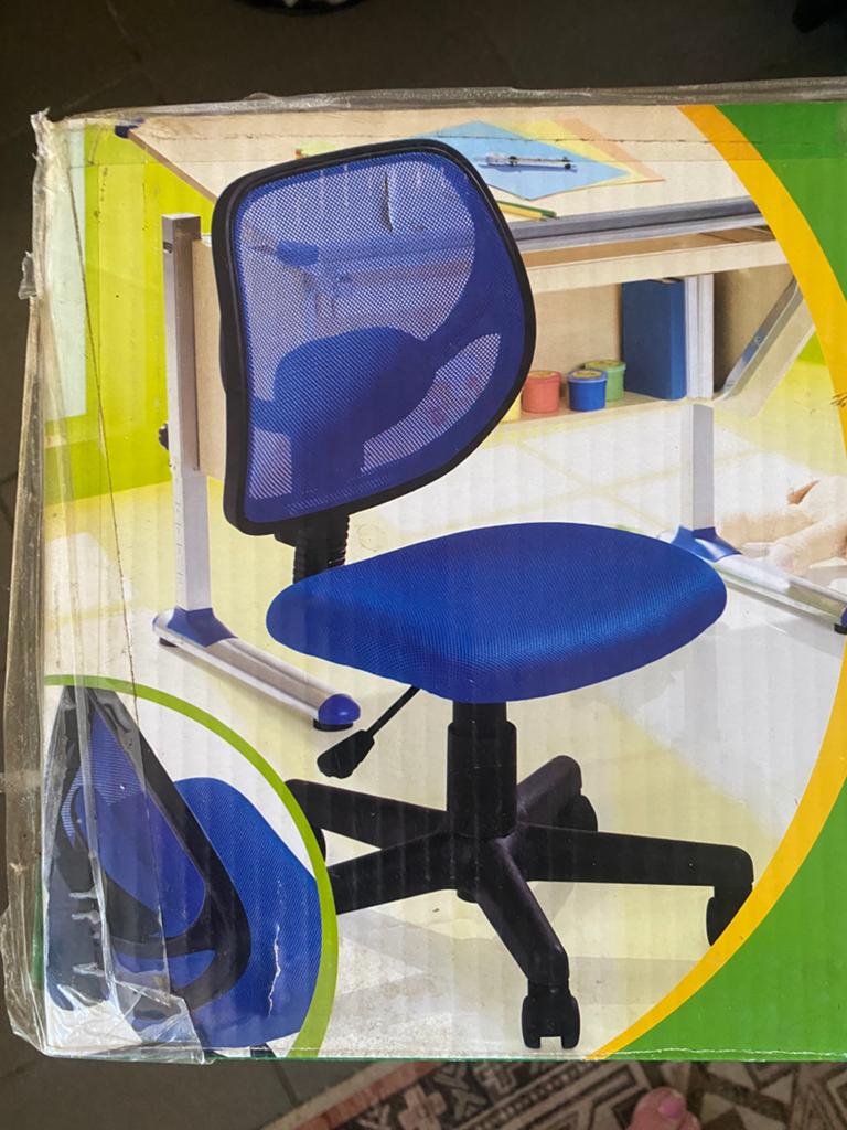 kinder burau stoel, Kinderen en Baby's, Kinderkamer | Tafels en Stoelen, Ophalen, Nieuw, Stoel(en)