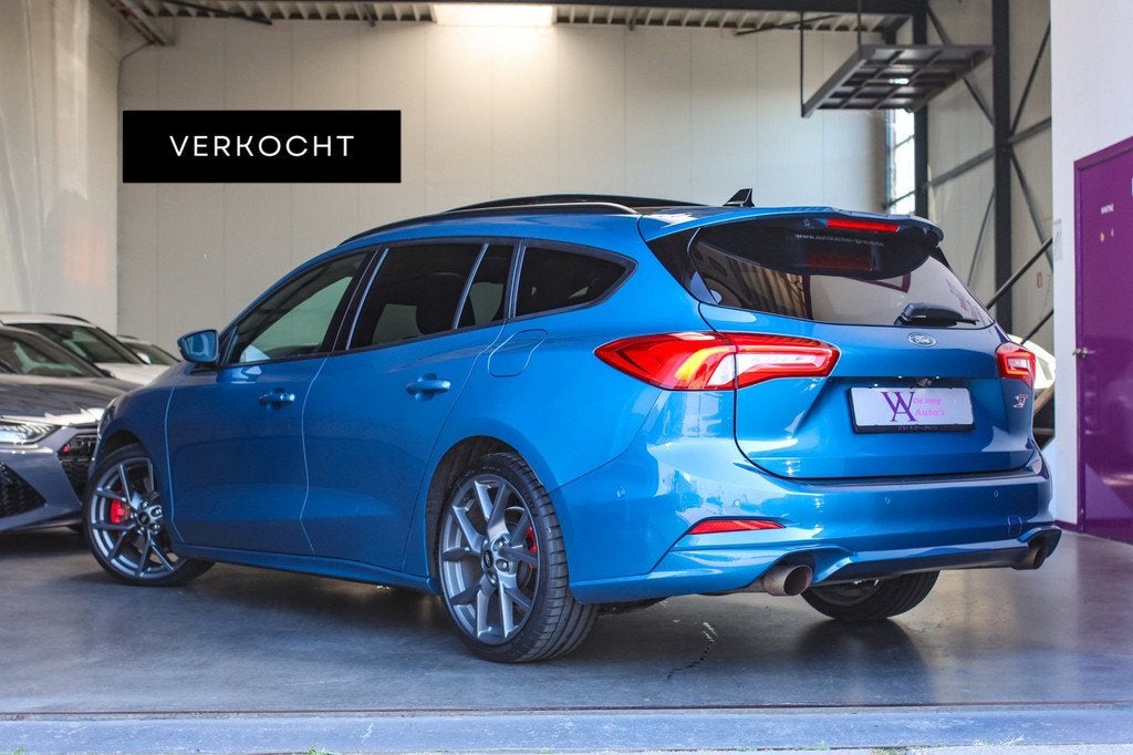 Ford Focus Wagon 2.3 EcoBoost ST-3 *Pano*B&O*Keyless*Camera*, Auto's, Ford, Gebruikt, Zwart, 4 cilinders, Blauw