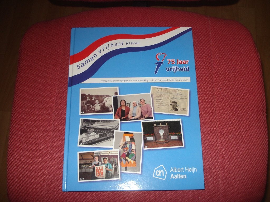 75 JAAR VRIJHEID, COMPLEET (ZELDZAAM ) ZIE FOTO'S, TEKST, Albert Heijn, Ophalen of Verzenden