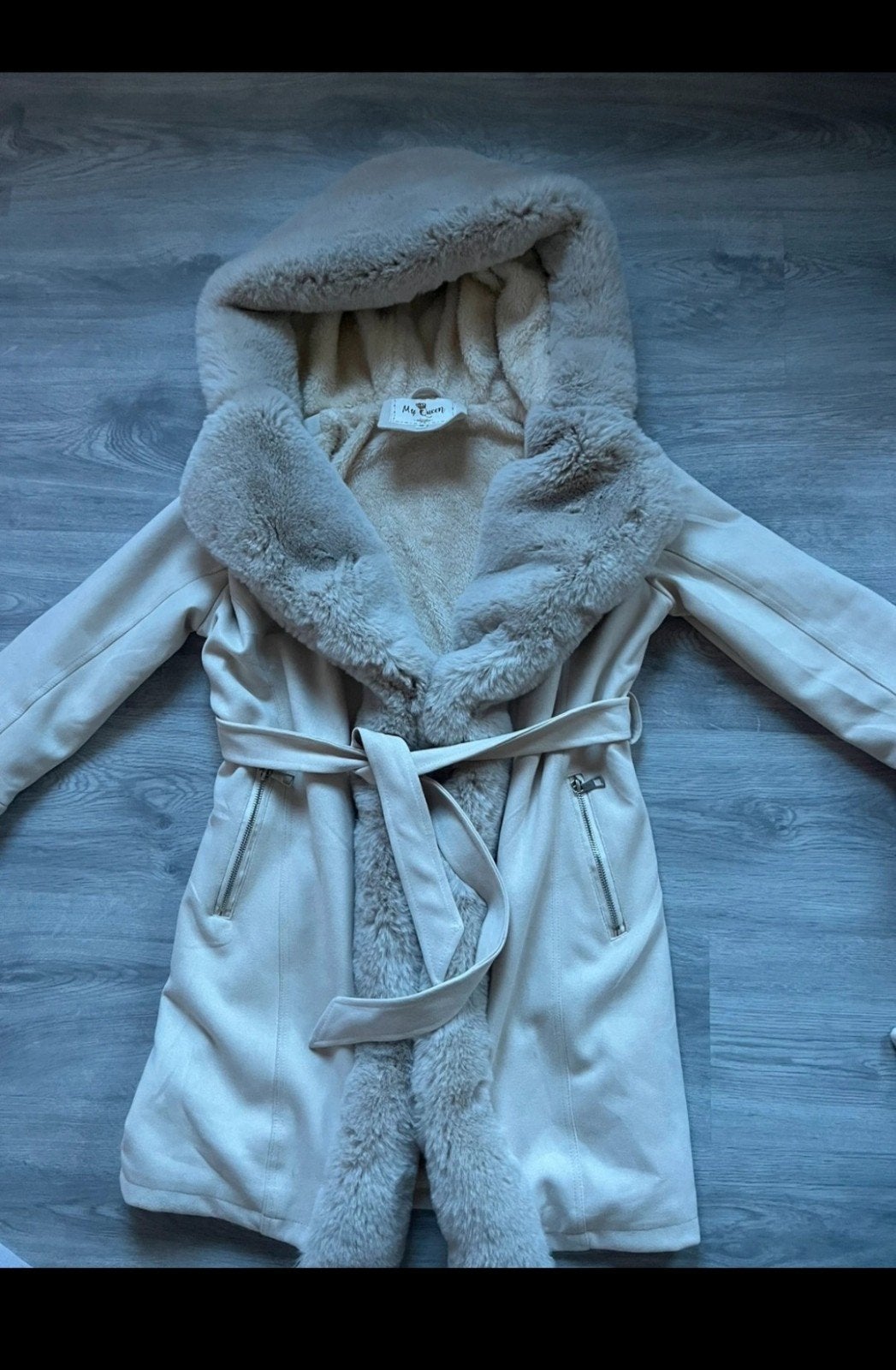 lekker warme jas, Ophalen of Verzenden, Zo goed als nieuw, Maat 38/40 (M), Beige