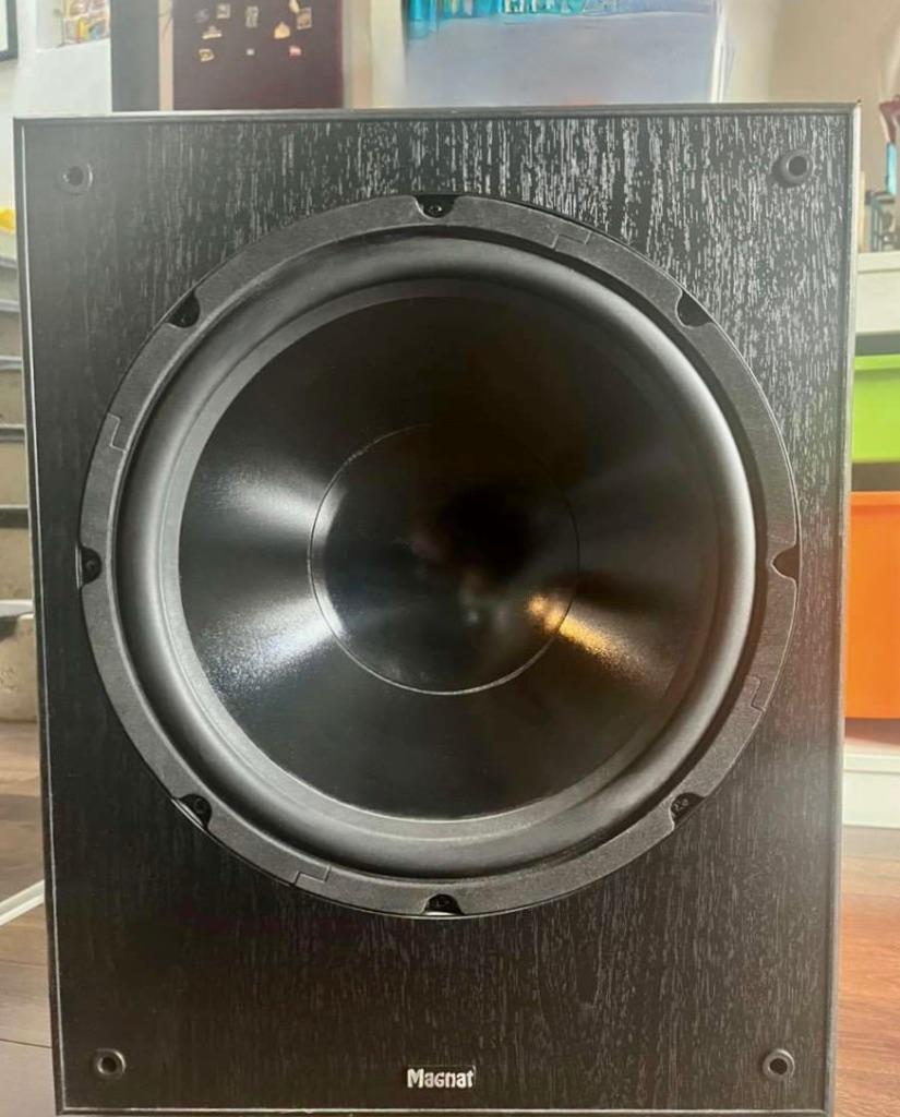Topklasse Subwoofer - Actieve MAGNAT Motion, Ophalen, Subwoofer, Magnat, Zo goed als nieuw