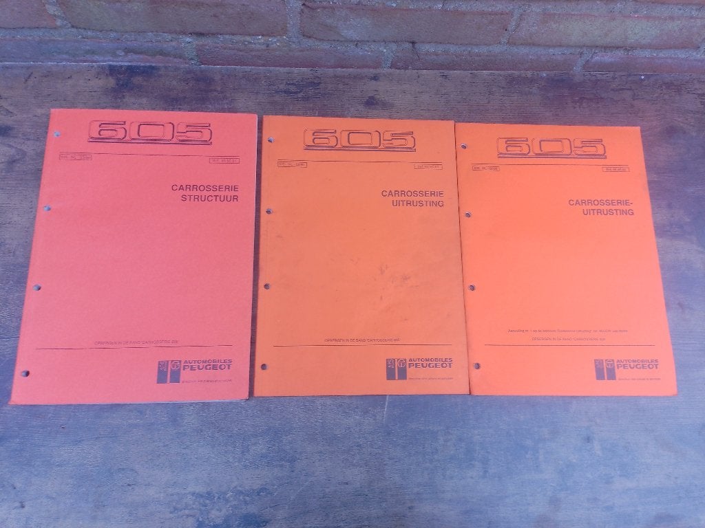 Peugeot 605 dealer werkplaatsboeken Carrosserie werkzaamhede, Ophalen of Verzenden, Gelezen, Peugeot