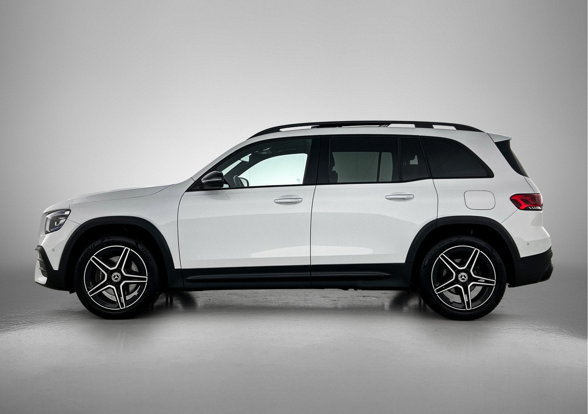 Mercedes-Benz GLB 200 AMG Nightpakket | Panoramadak | Trekha, 12 maanden, 4 cilinders, Origineel Nederlands, GLB