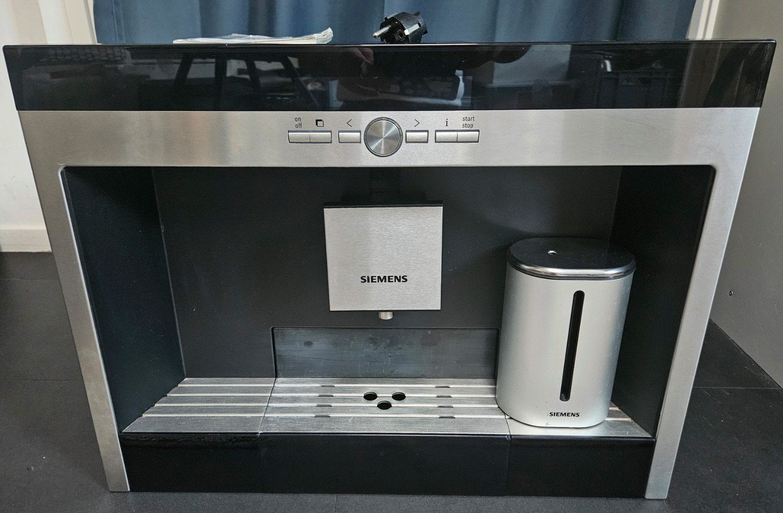 Siemens TK76K573/09 Inbouw Koffiemachine, Witgoed en Apparatuur, Koffiezetapparaten, Ophalen, Afneembaar waterreservoir, 10 kopjes of meer