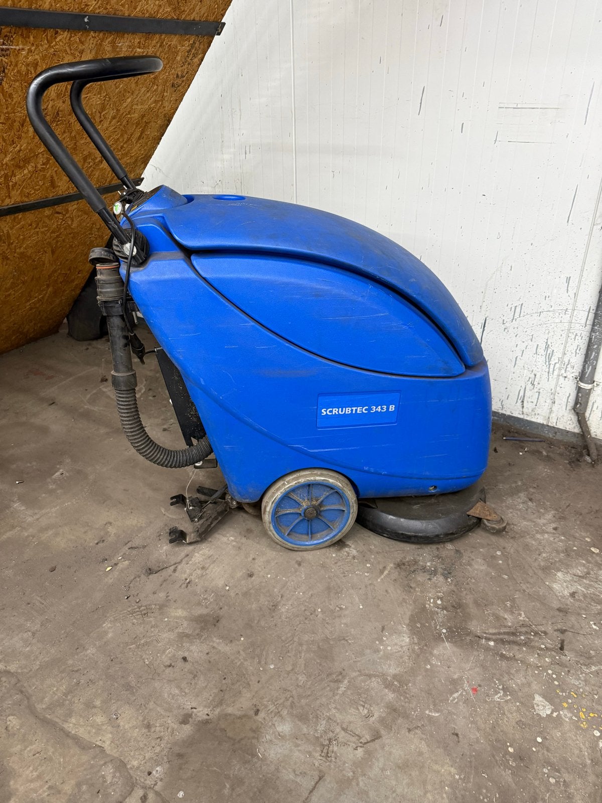 Schrobmachine Nilfisk Scrubtec 343 B en Taski Swingo 450B, Ophalen of Verzenden, Gebruikt, Schrobmachine