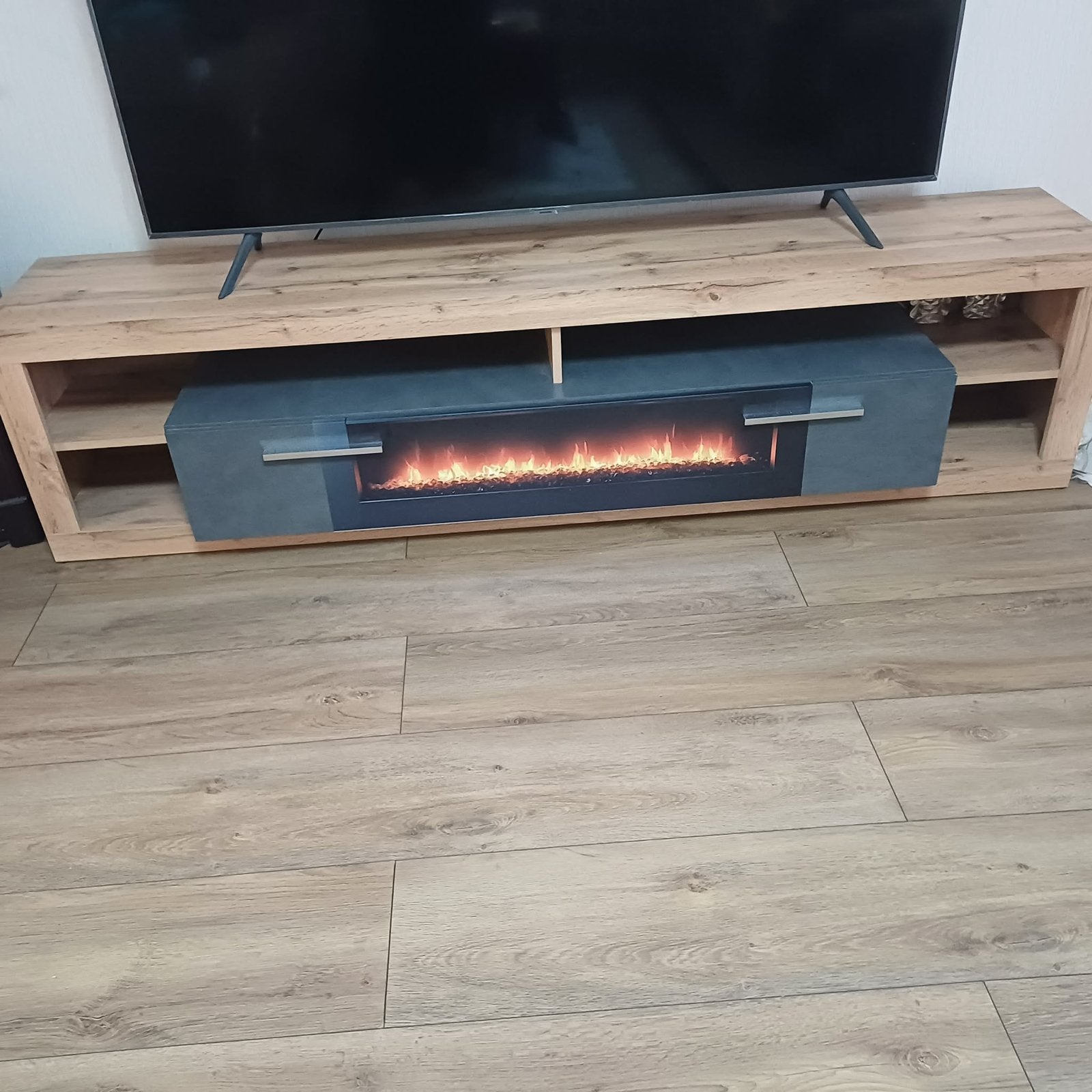 Moderne TV-kast met plaatje elektrische haard en verlichting, Ophalen, 150 tot 200 cm, Zo goed als nieuw, Minder dan 100 cm