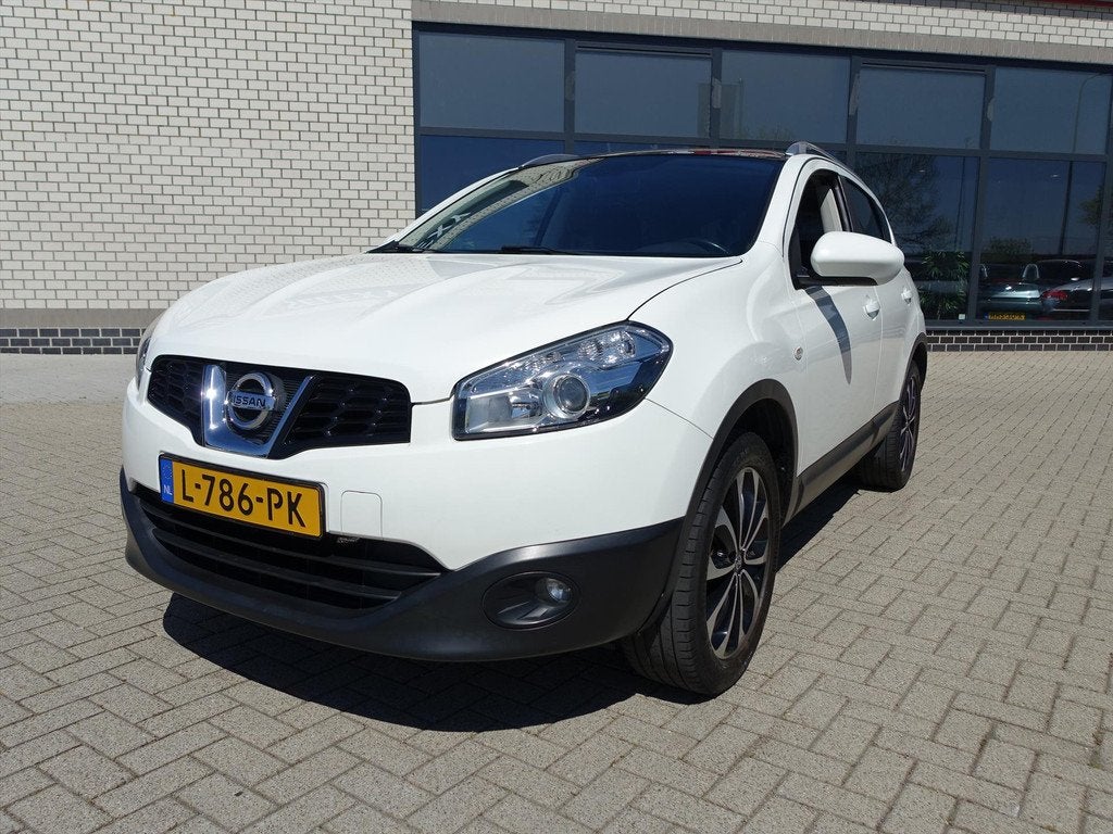 NISSAN Qashqai 1.6 2WD Connect Edition Navi Panodak Trekhaak, Auto's, Voorwielaandrijving, Euro 5, Gebruikt, Zwart