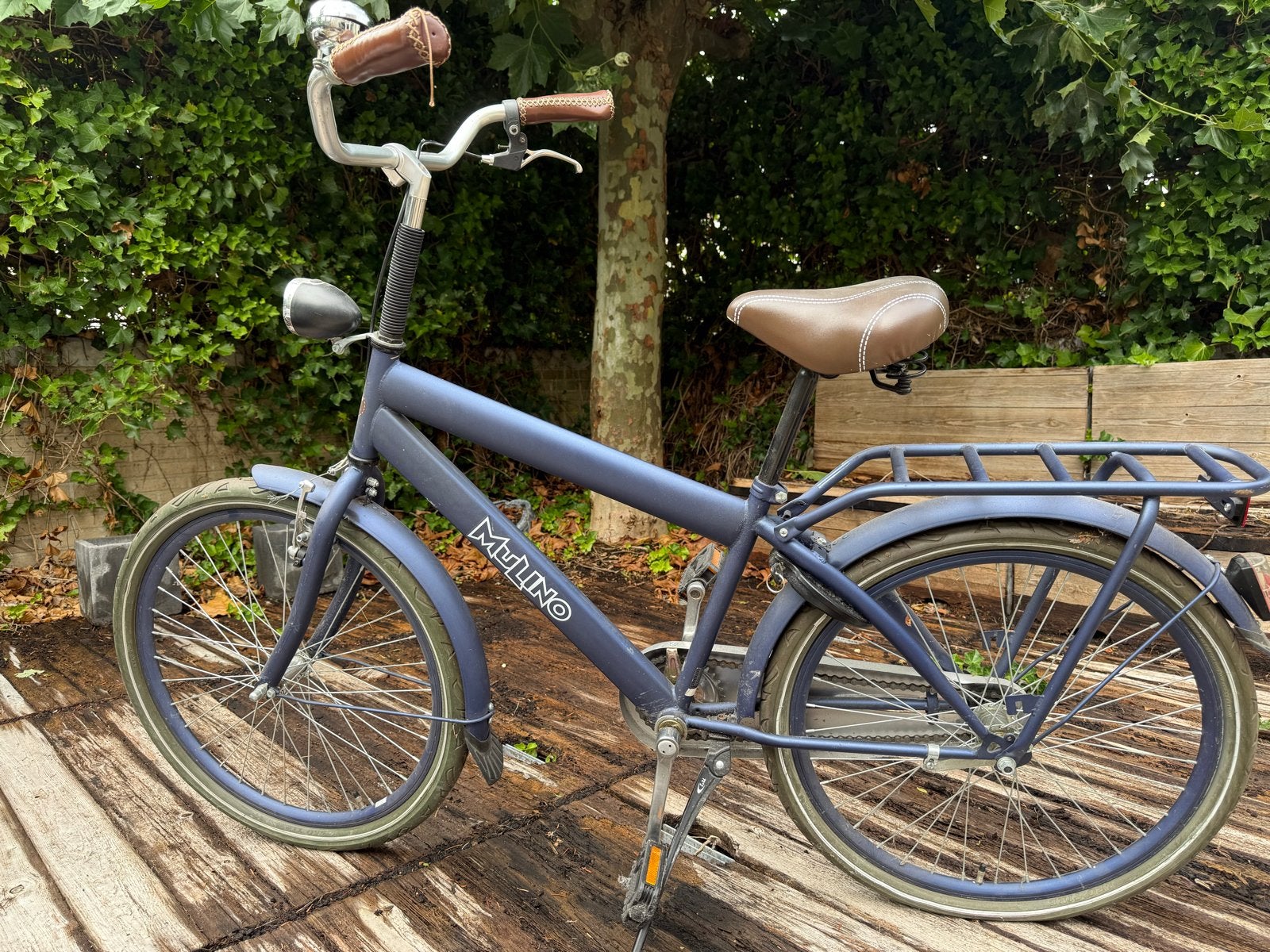 Mullino fiets met lekke achterband, Fietsen en Brommers, Fietsen | Heren | Herenfietsen, Minder dan 49 cm, Ophalen, Gebruikt, Overige merken
