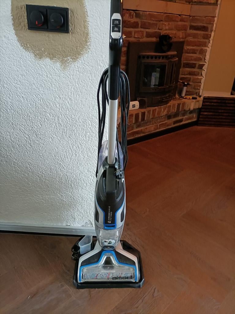 Bissell Crosswave Pet Pro Stofzuiger met Dweilfunctie, Witgoed en Apparatuur, Stofzuigers, Ophalen, Gebruikt, Reservoir, Minder dan 1200 watt