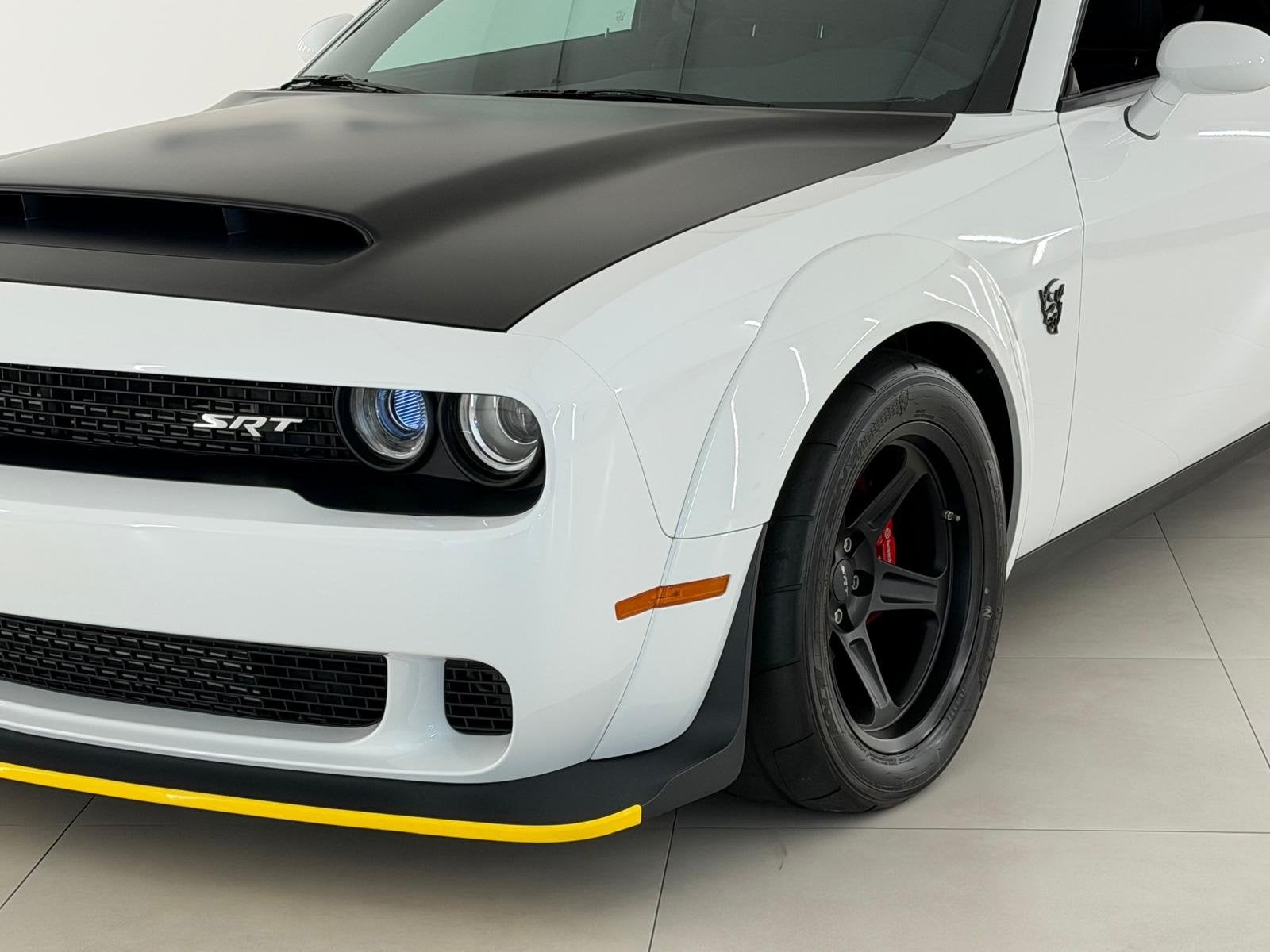 Dodge Challenger Demon 2.3SEC 840pk Collector (bj 2018), Auto's, Automaat, Stof, Gebruikt, 4 stoelen