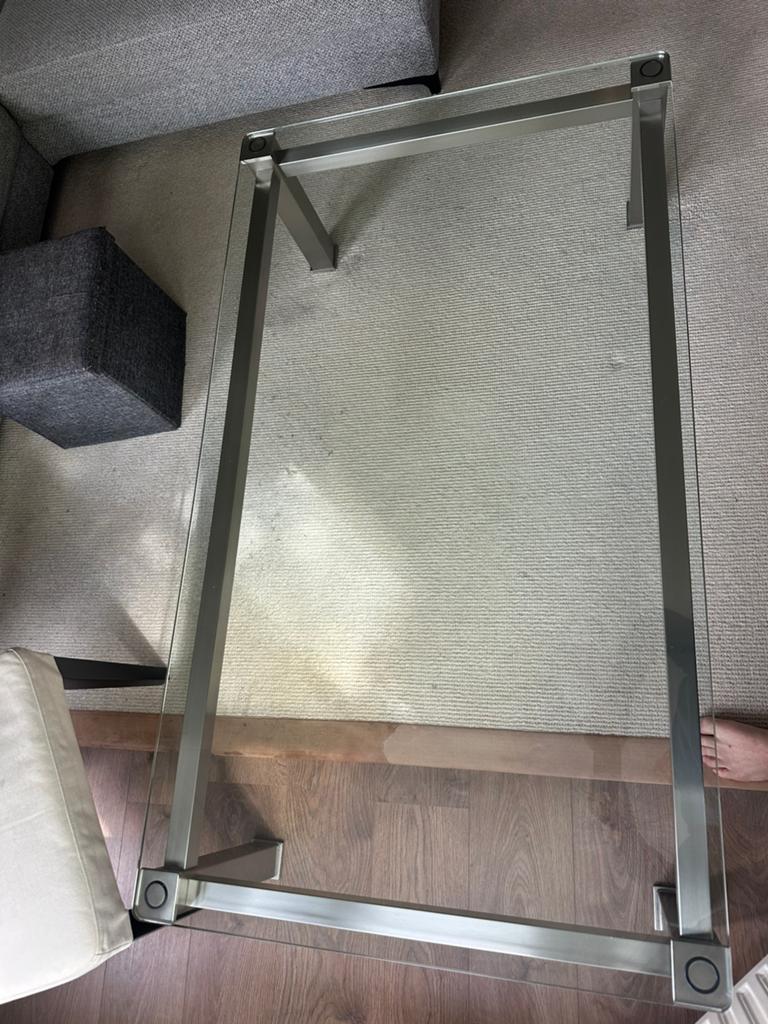 Glazen salontafel met stevig massief frame, Ophalen, 100 tot 150 cm, 50 tot 100 cm, Glas