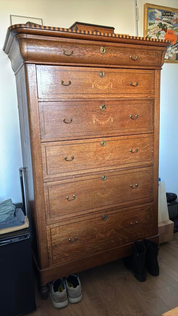 Biedermeier chiffonniere, Ophalen