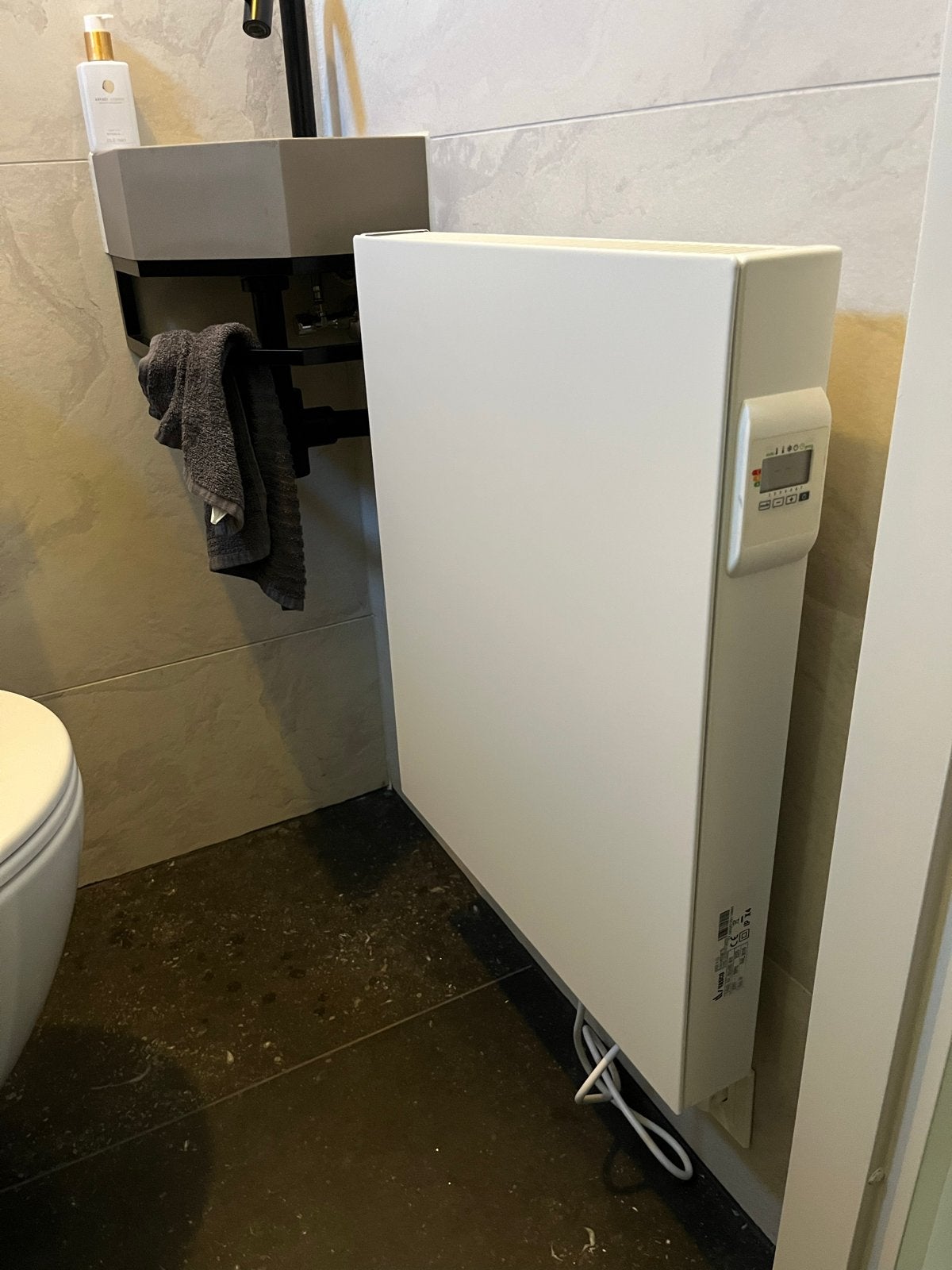 Vasco E-Panel Elektrische Radiator 500W - Zo goed als nieuw, Doe-het-zelf en Verbouw, Verwarming en Radiatoren, Ophalen, 30 tot 80 cm