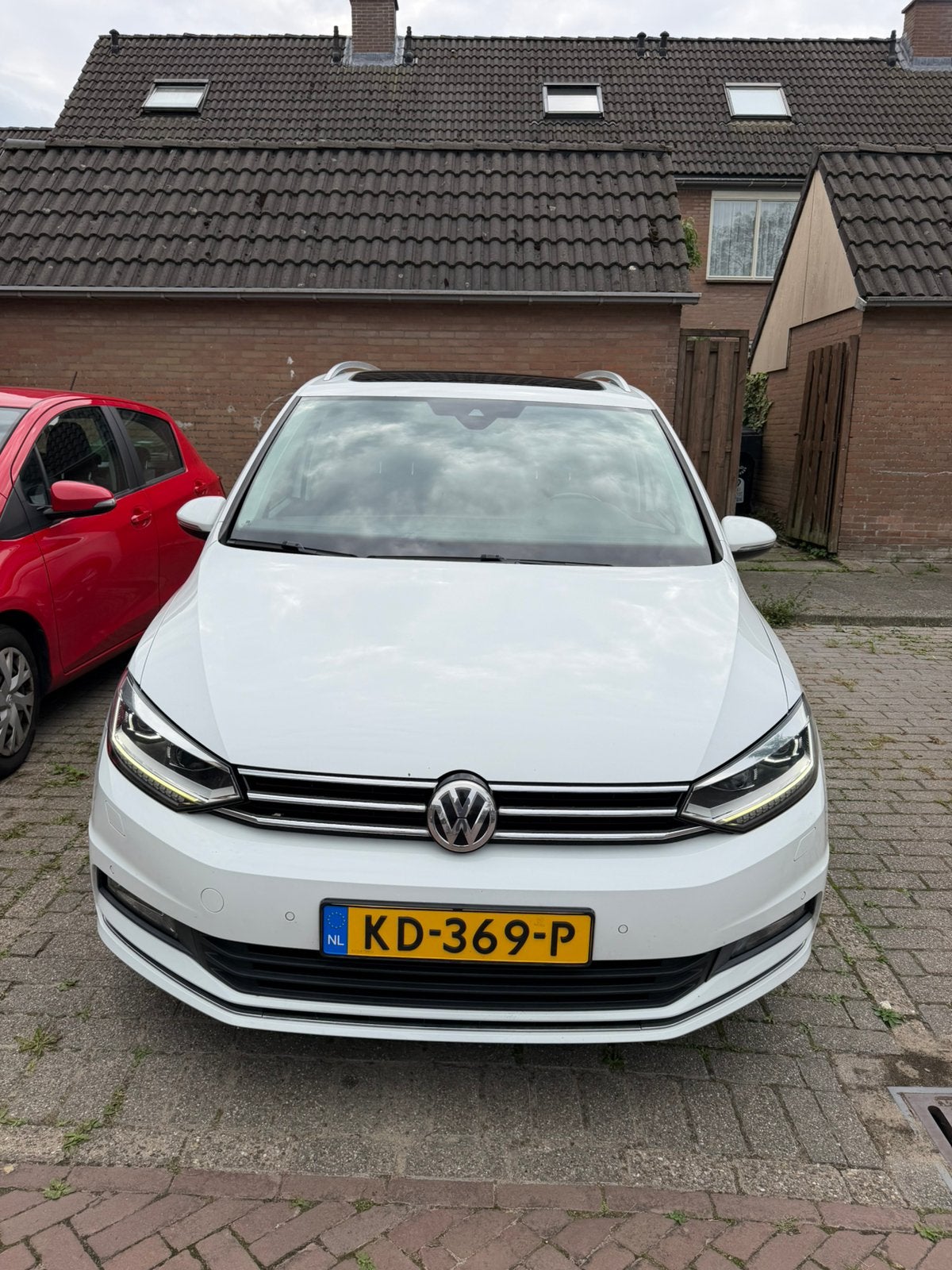 Volkswagen Touran 1.4 TSI 110KW/150PK 7-DSG 2015 Wit 7PS, Auto's, 4 cilinders, 7 stoelen, Wit, Particulier