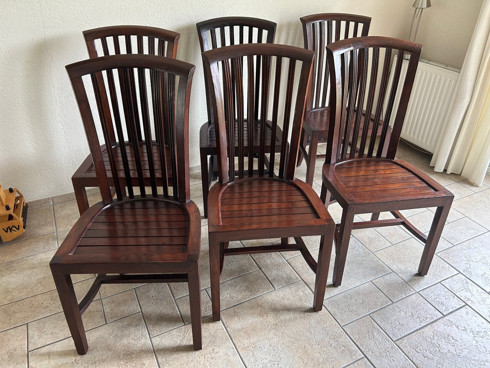 Zes koloniale eetkamerstoelen, houten stoelen (6 of 8 stuks), Huis en Inrichting, Stoelen, Ophalen, Bruin, Zo goed als nieuw, Vijf, Zes of meer stoelen